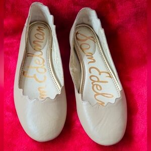 Sam Edelman Cream Leather Ballet Flats with Round Toe - Size 7.5